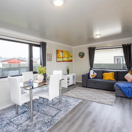 Affordable Modern Accommodation Westport Exterior photo
