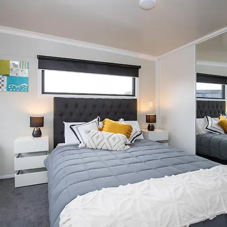 Affordable Modern Accommodation Westport Exterior photo