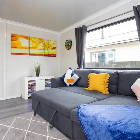 Affordable Modern Accommodation Westport Exterior photo